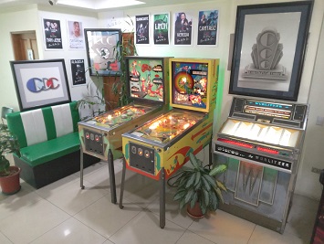 2vintagepinballmachines.RichardBlankCostaRicaCollection38e03.jpg