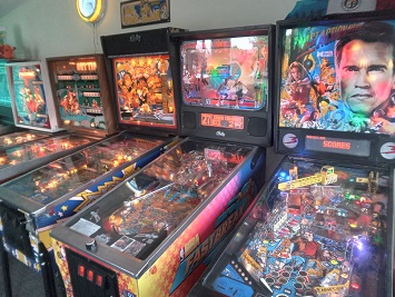 5pinballmachines.RichardBlankCostaRicaCollection.jpg
